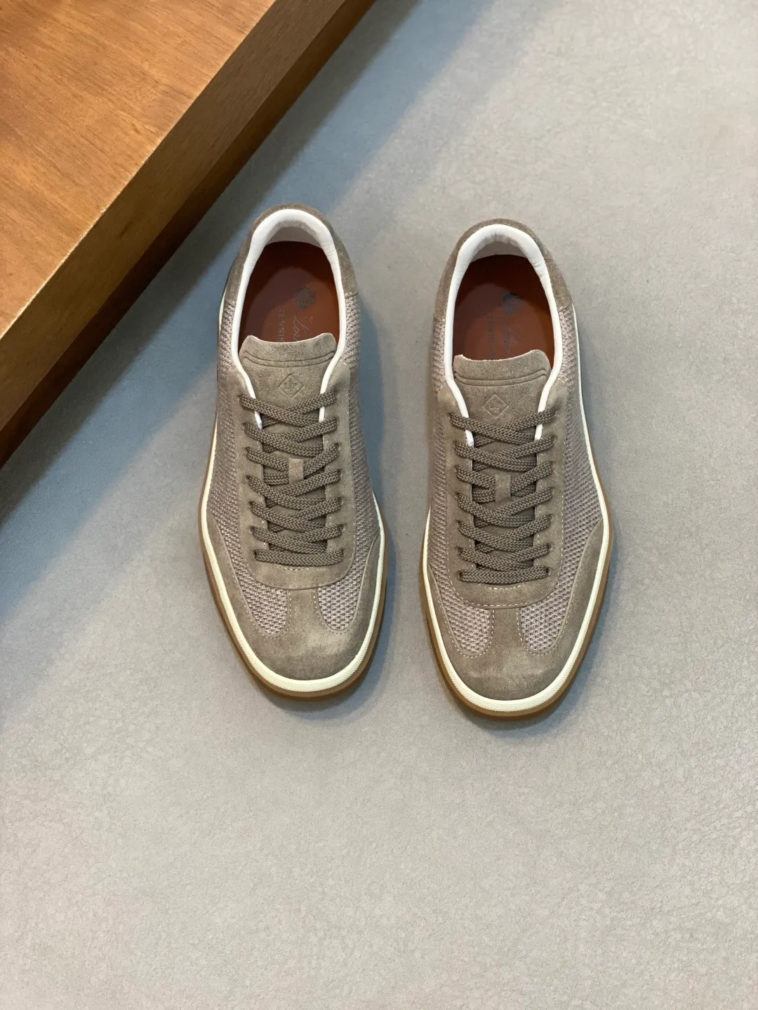P420 Loro Piana - classic casual shoes, men's lace-up casual shoes and sneakers, high-quality lightweight and comfortable fabrics, suitable for outdoor leisure, the color scheme is young and energetic, it goes great with sportswear or casual suits! Code number: 39-44 (38, 45, 46, can be customized No. 088